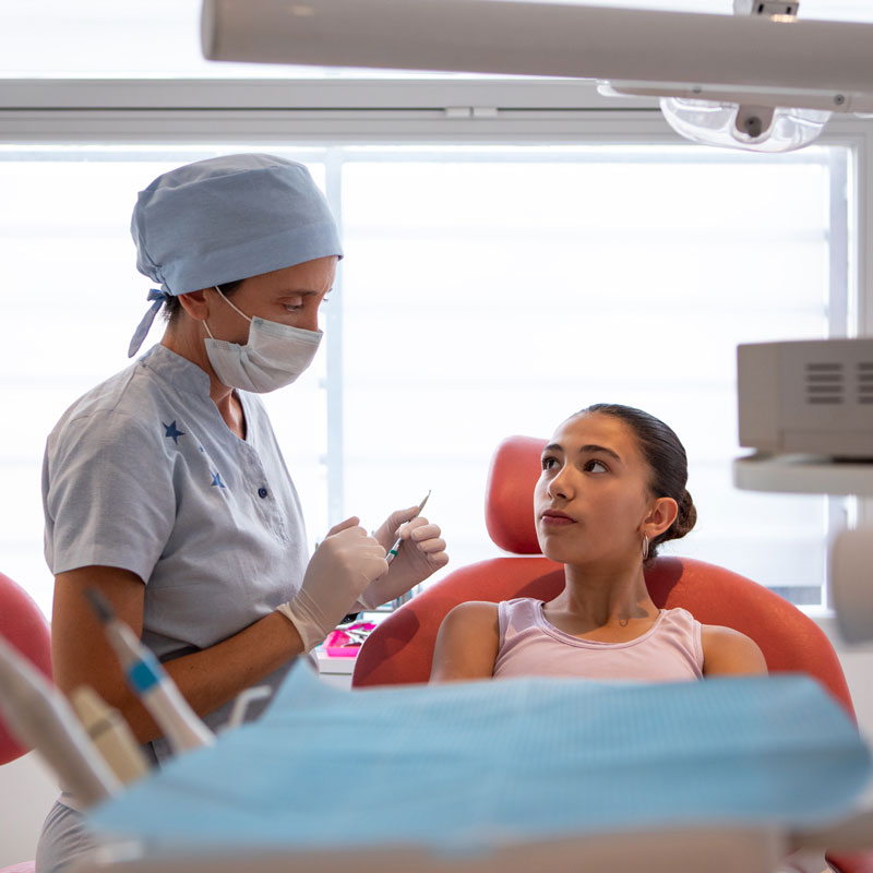 dentist discussing procedure with patient